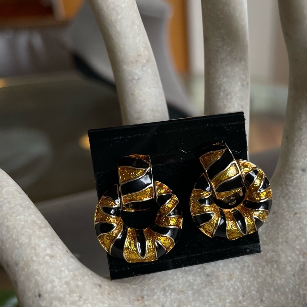 Vintage Gold and Black Leopard Print Clip‎ On Earing - Picture 6 of 8
